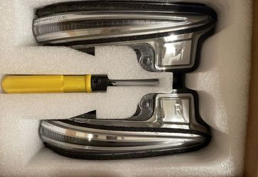 Toyota Tacoma OEM Side Mirror Lights