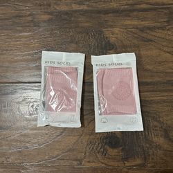 baby crawling knee pads feature an anti-slip