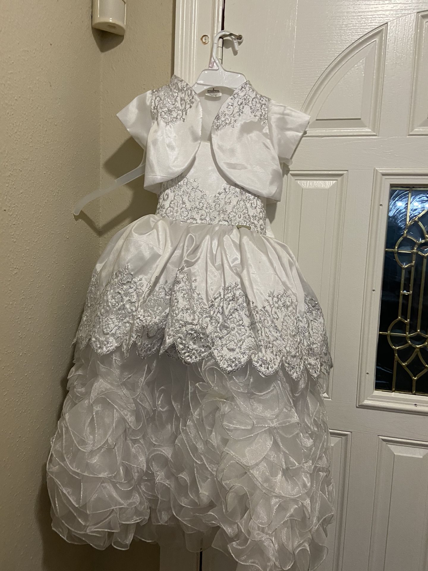 Vestido para niña talla 6 usado solo una vez $30