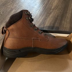 Norti V8 Mans Size 11  Brown Slip Resistant Boots 