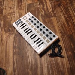 Arturia Mini Lab Midi Controller 