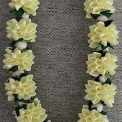 Ribbons Graduation Lei