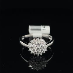 10KT White Gold Diamond & Baguettes Ring 2.60g .5CTW Size 7 147970