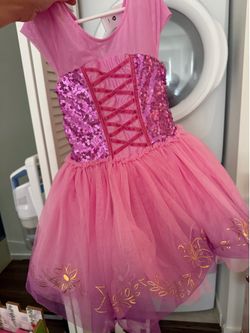5/6 rapunzel costume with shoes !