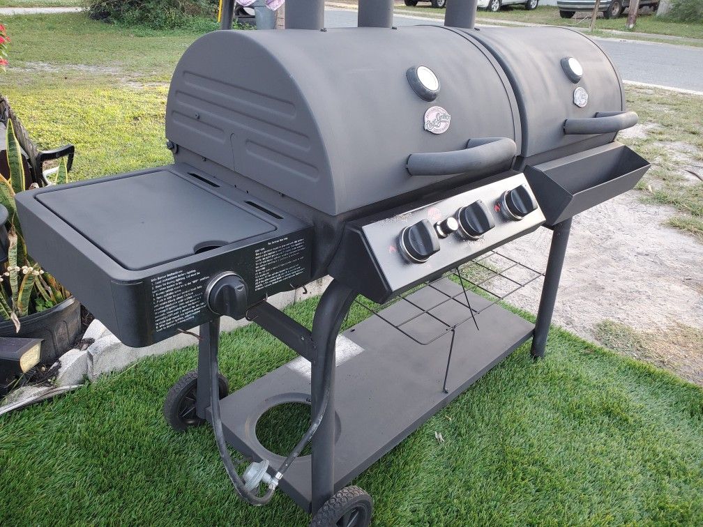 Double BBQ Grill Gas And Charcoal 