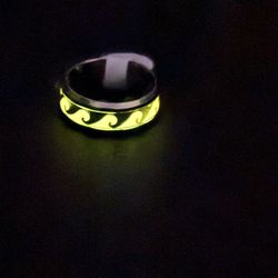Glow In The Dark Ring, Size 7