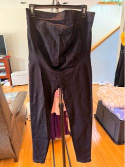 Maternity leggings and tanks size XL