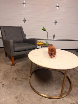 Round marble coffee table