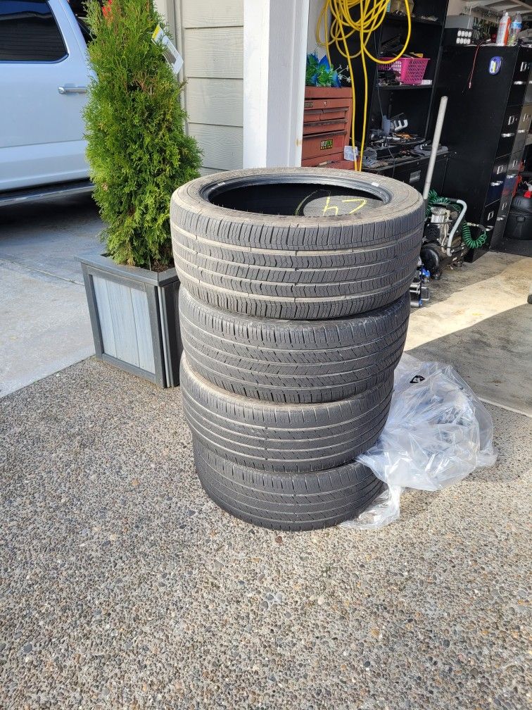 4 Set Of Tires 235/45r18.