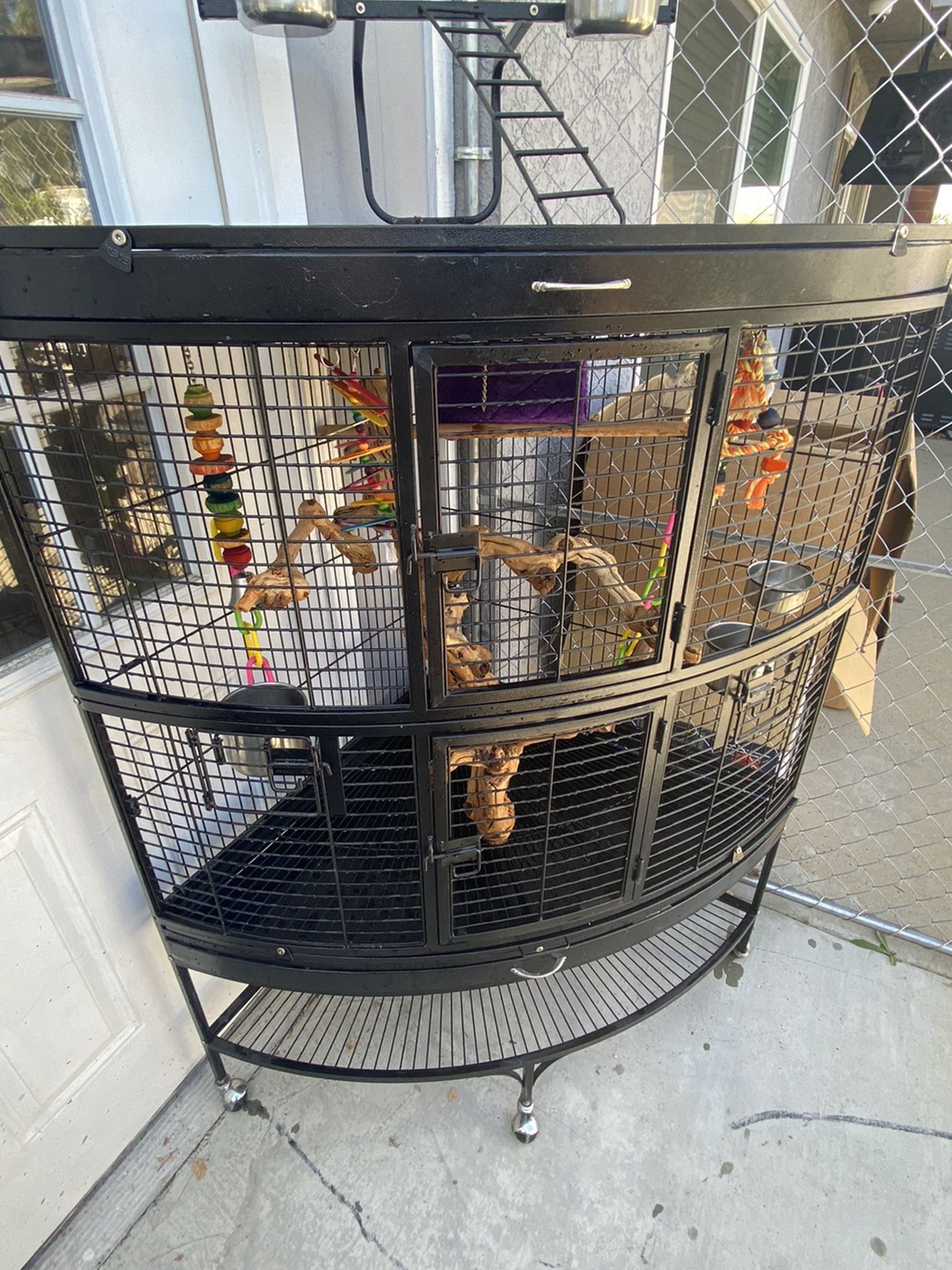 Large Parrot Bird Cage With Many Accessories