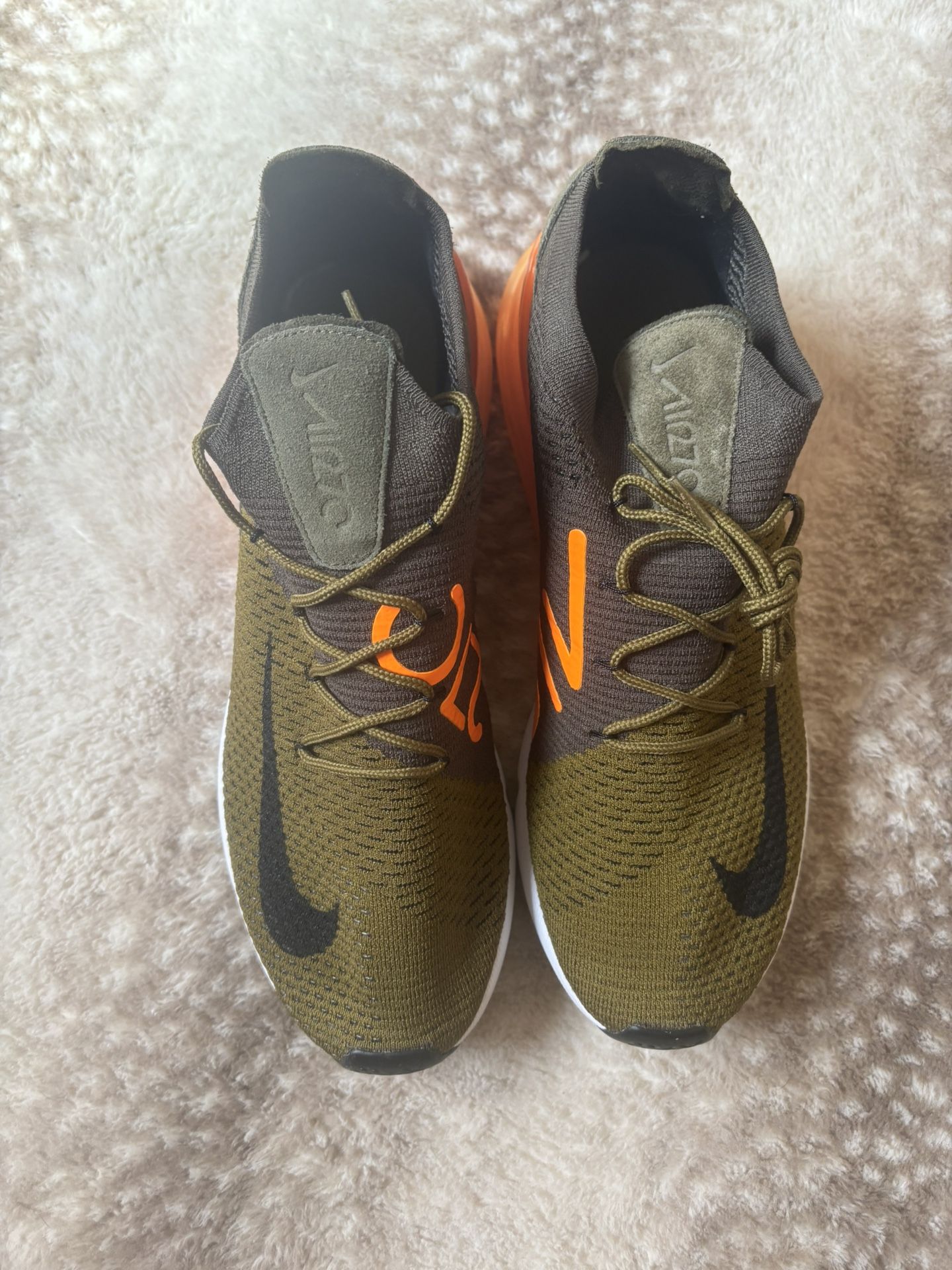 Nikes 270 11 Men’s
