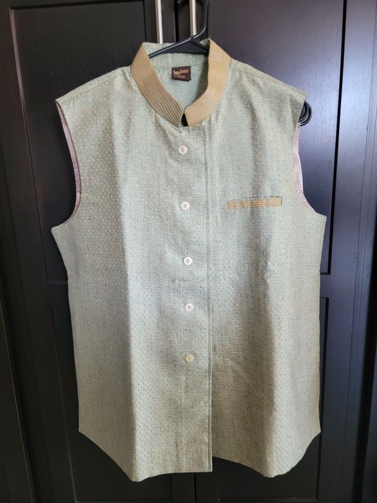 Mebaz Men's Waist Coat. Size Large