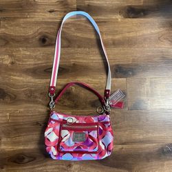 Brand New Woman’s Coach brand Poppy Kaleidoscope Crossbody Bag Up For Sale 