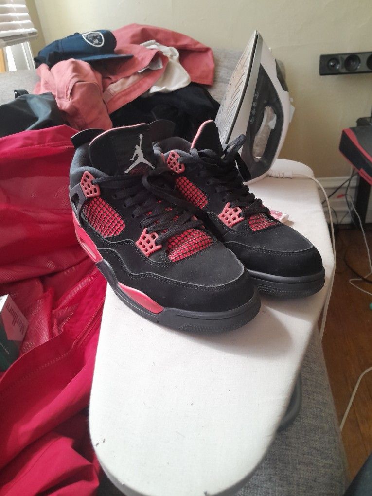 Jordan 4s