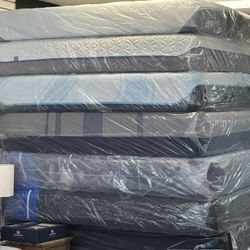 BLOWOUT SALE KING SIZE TEMPURPEDIC $ $799