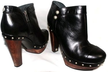 UGG Ambrogia Studded Black Leather  Wood Heels Retro Y2K