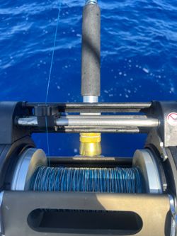 Krystal 651 electric 12v reel with manual crank