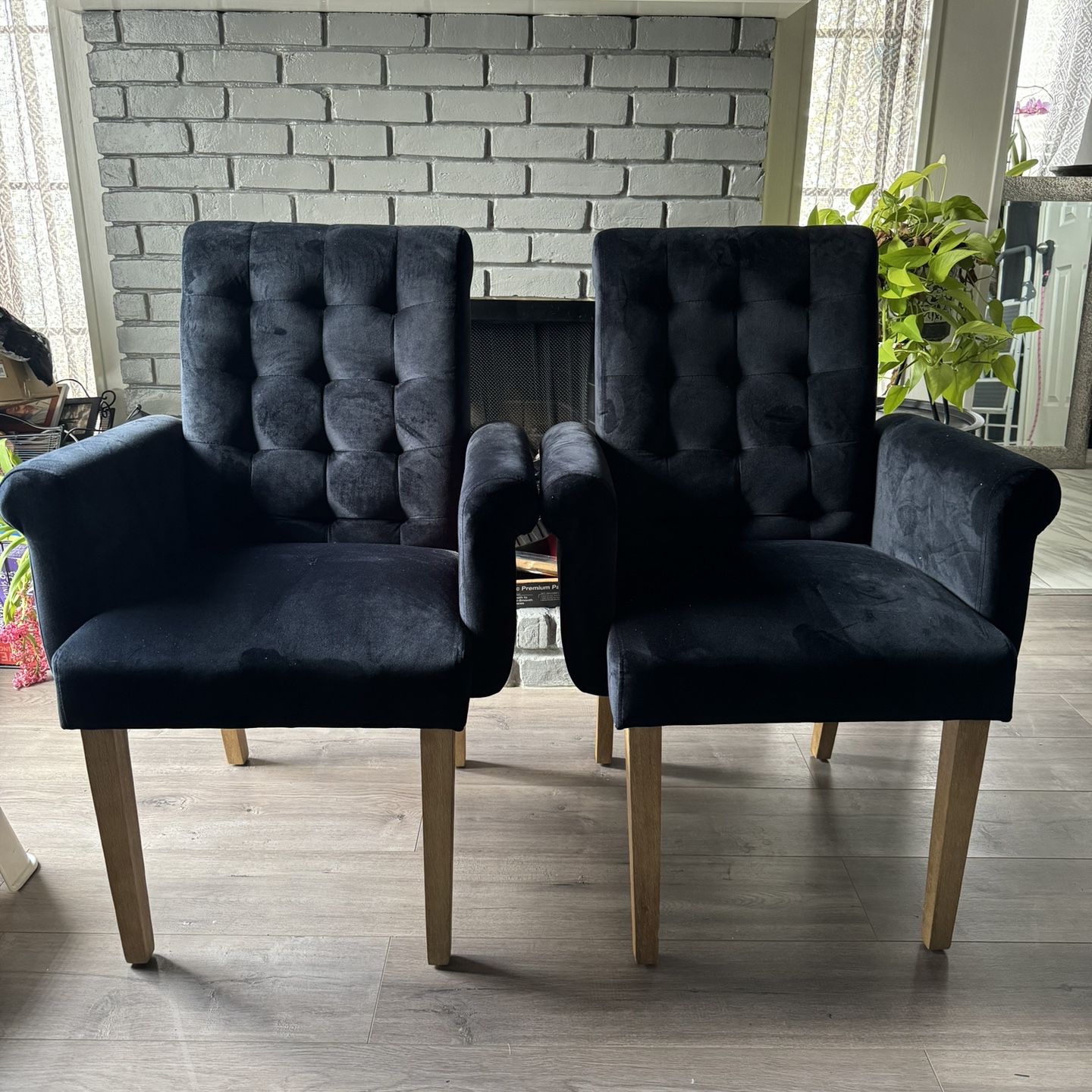 Set of 2 Black Velvet Arm Chairs