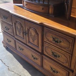 Long Dresser With Mirror 