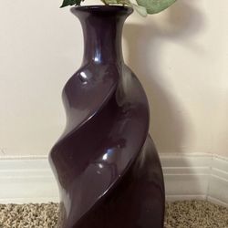 $17-Blueberry Vase 11 x 5 Like New