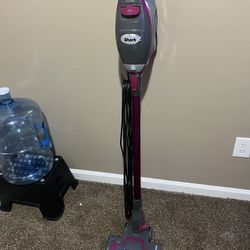 shark vacuum ( detachable handheld )