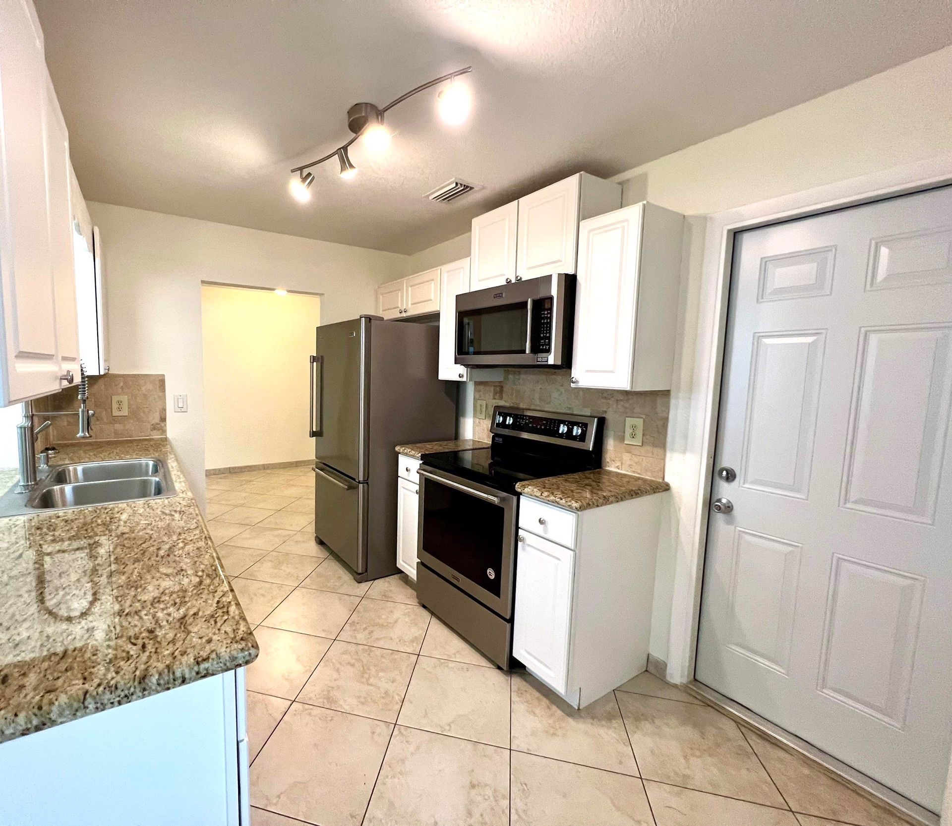 720 SW 18th Street Boynton Beach, FL 33426