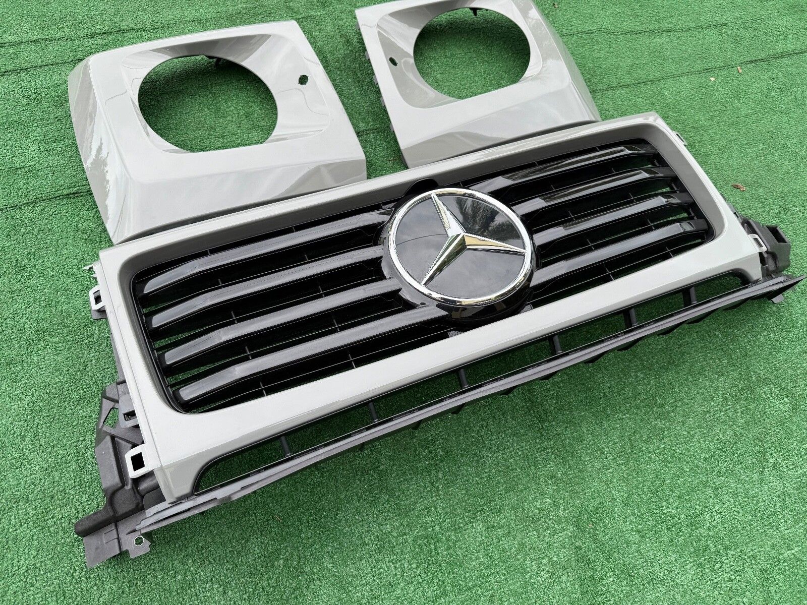 Mercedes Benz Genuine G(contact info removed) Grille OEM Head Light Bezel Gloss Black