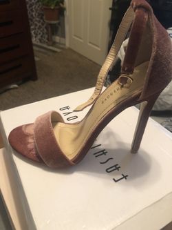 Heels 👠 size 7 $$