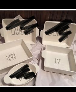 Rae Dunn baking casserole dishes