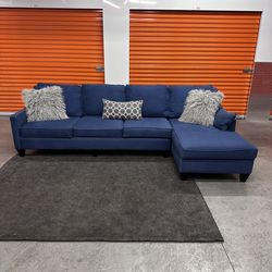 Gorgeous Sectional Couch (Free Delivery 🚚)