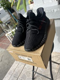 Yeezy 350 Bred