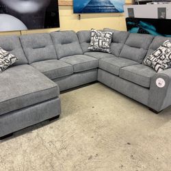 Cozy Chaise Sectional With Pillows 