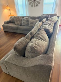 Large Sectional Couch/Sofa