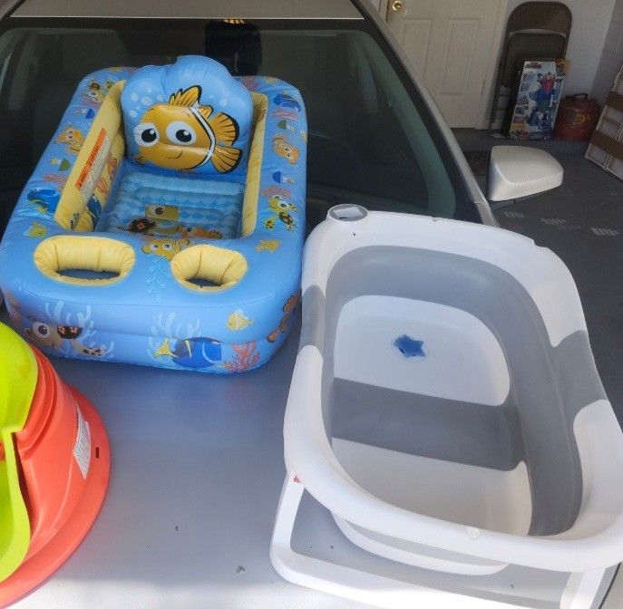 Baby Tub and float 