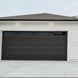 NEW GARAGE DOOR + PIECES INCLUDED (Kit)