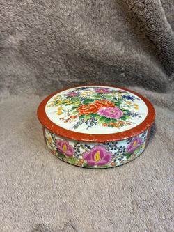 Oriental Japanese Satsuma Porcelain Trinklet