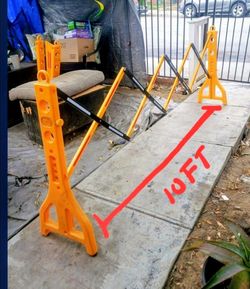 Scissor gate barricade