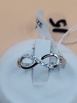 925 Silver Ladies Ring Size 7