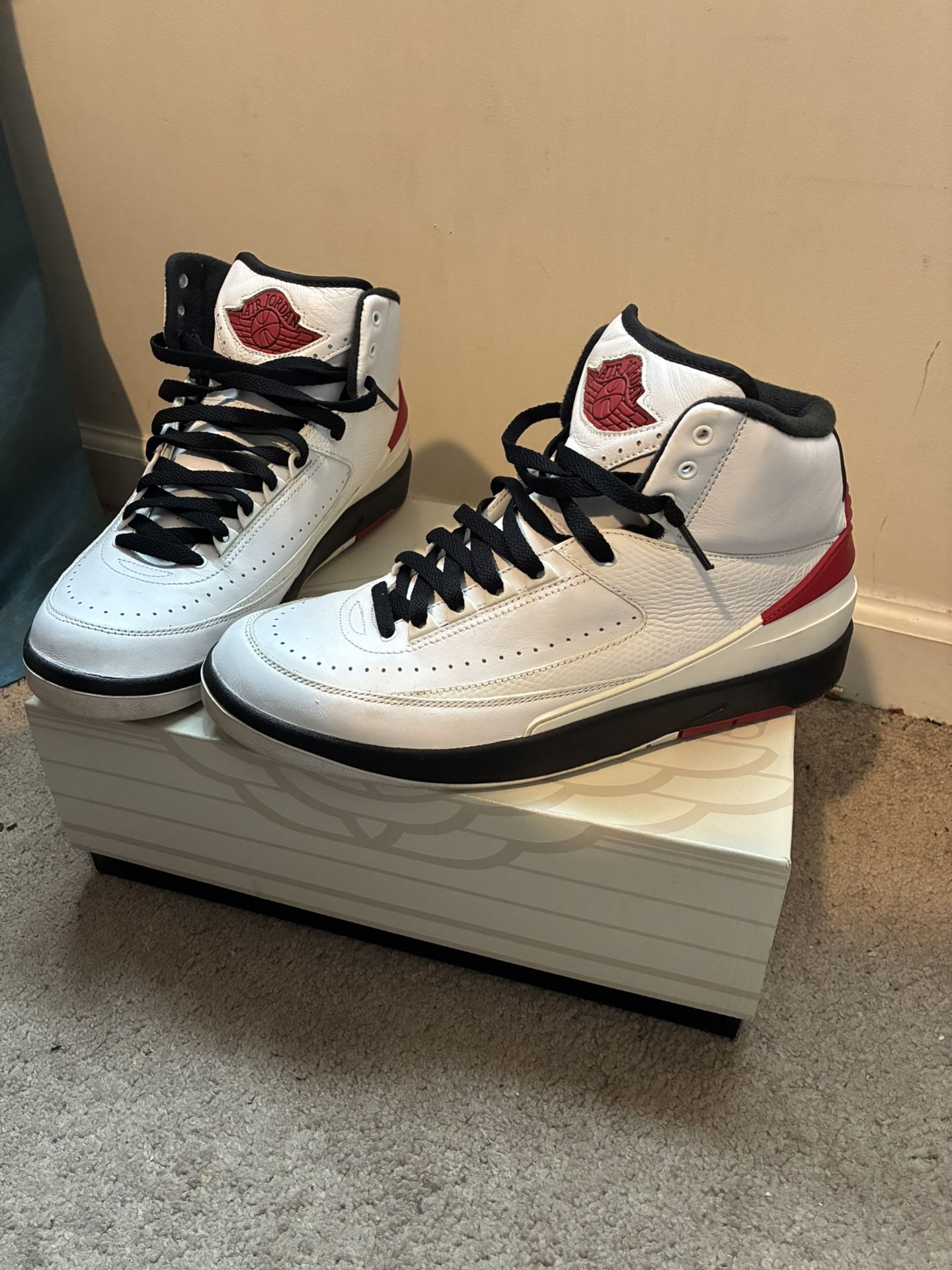 Air Jordan Retro 2 