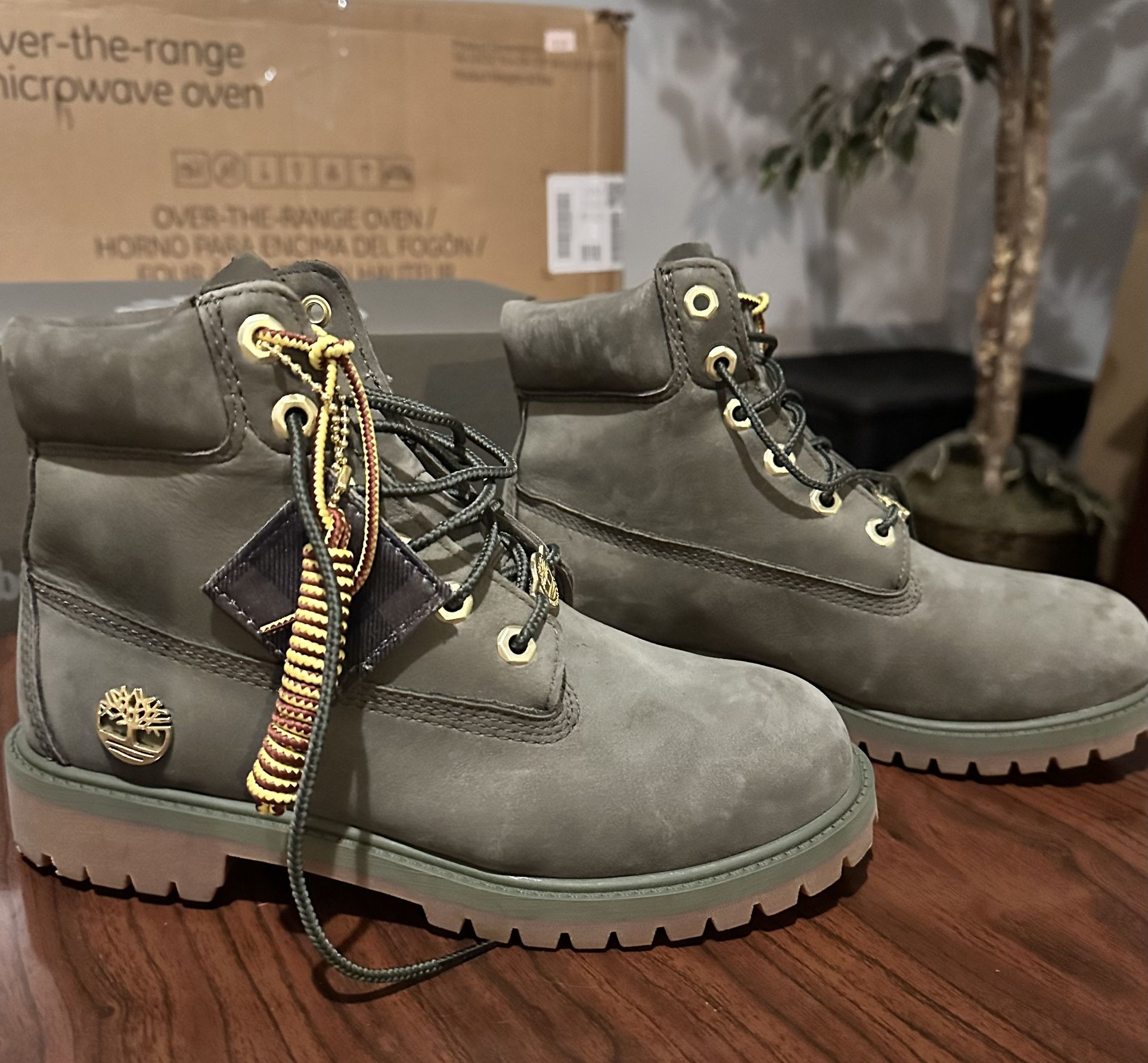 New Still In Box Green Timberlands