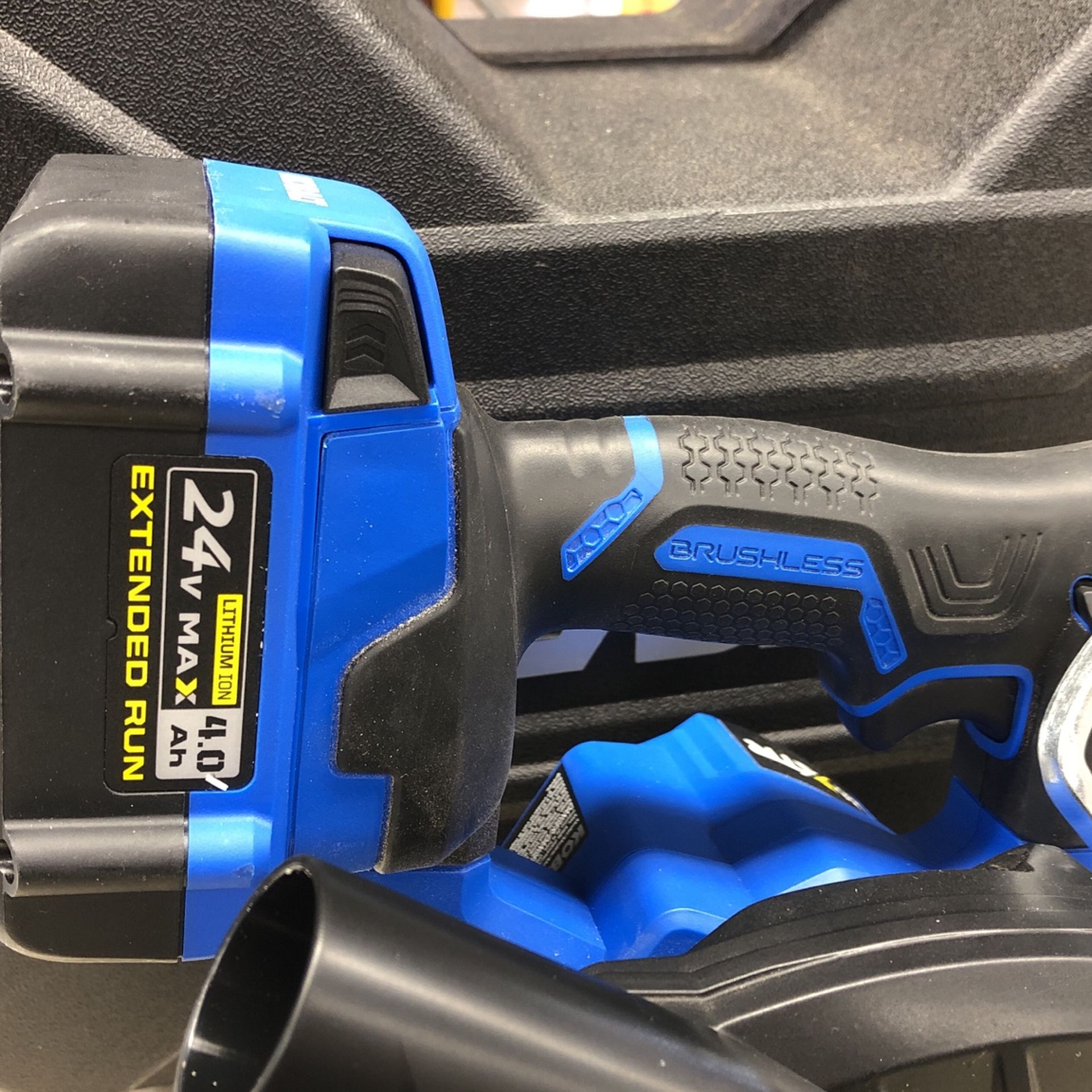 Kobalt XTR 24 Volt 7 1/4” Brushless Cordless Circular Saw With 1 4AH Battery Charger Case