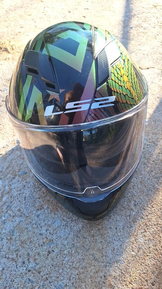 LS2 MOTORCYCLE HELMET