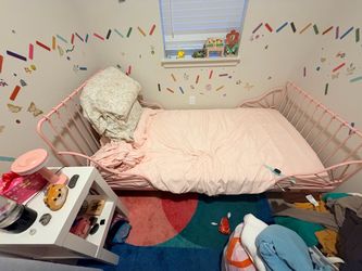 Kids bed frame with mattress