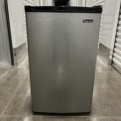 Magic Chef Refrigerator 