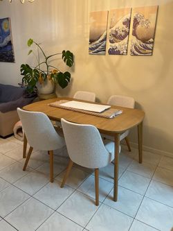 Expandanle Dining Table & Chairs