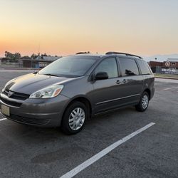 2005 Toyota Sienna 