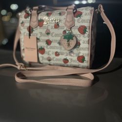 🍓 Juicy Couture Strawberry Print Bag – New with Tags 👜