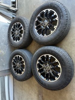 2023 Toyota Tundra Rim And Tire OEM