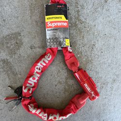 SUPREME Chain With Lock/key-NEW