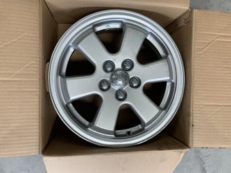 2013 Prius 15” Stock Wheels And Trim